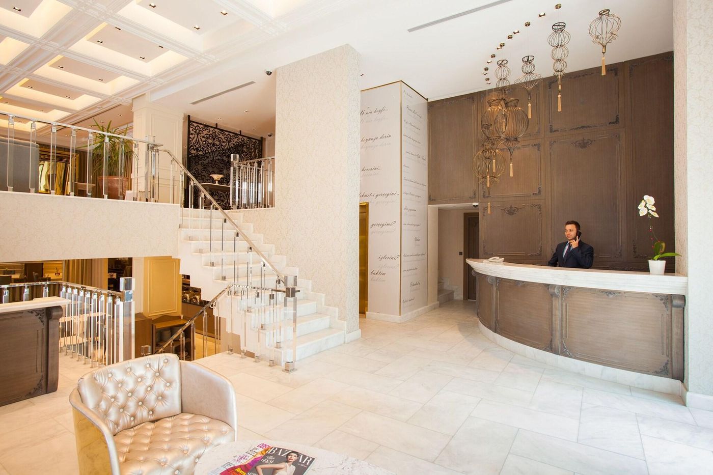 Pierre-Loti-Lobby-22