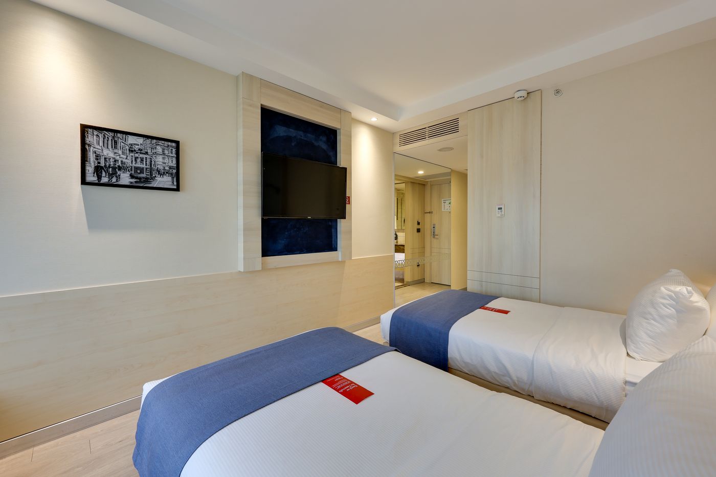 Ramada-Istanbul-Old-City-Room-34