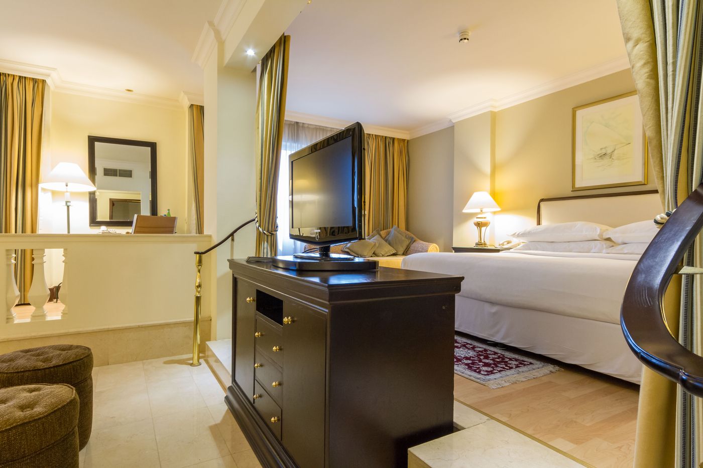 Grand-Excelsior-Deira-Hotel-Room-17