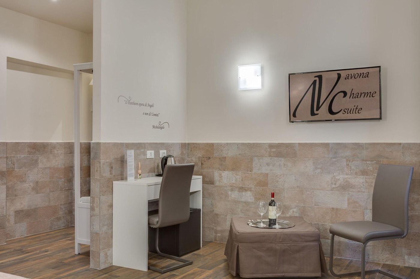 Navona-Charme-Suite-Room-5