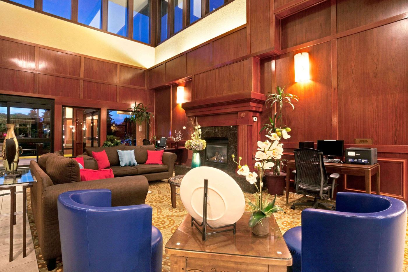 Ramada by Wyndham Tukwila Southcenter-United States-Tukwila-Lobby-4