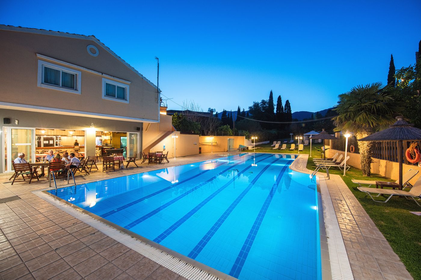 Dominoes-Aparthotel-Pool-4