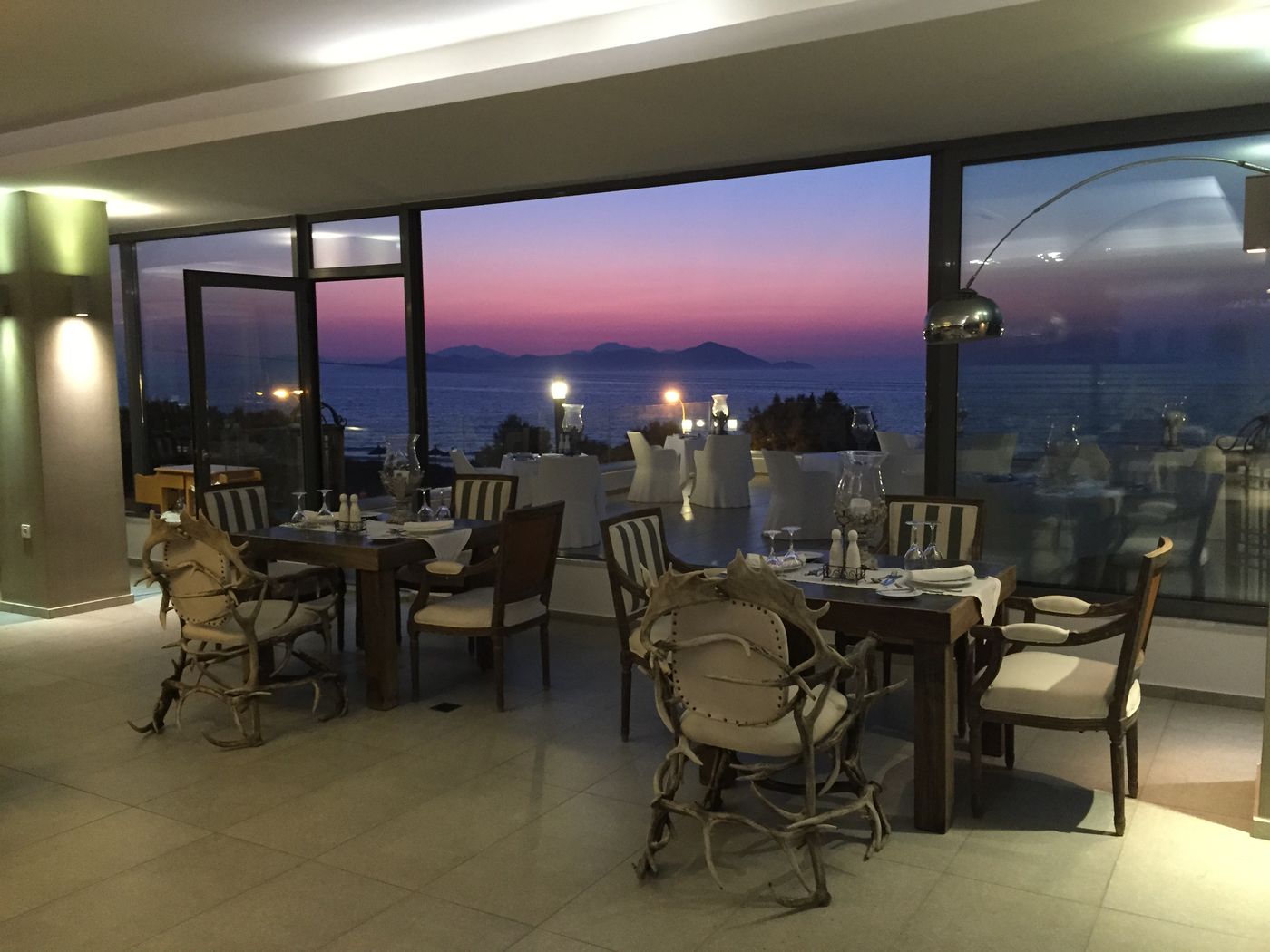 Diamond-Deluxe-Restaurant-62