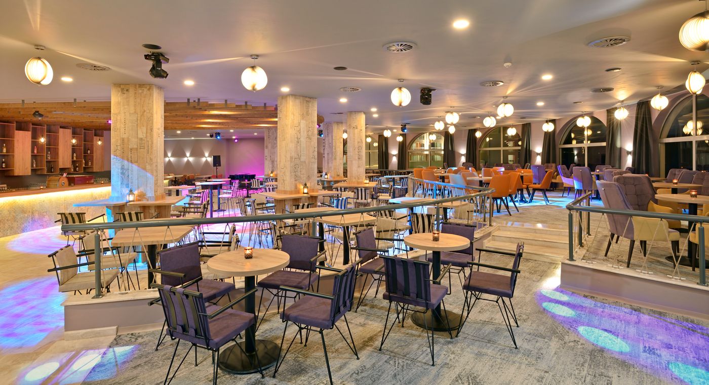 Sol Luna Bay and Mare Resort