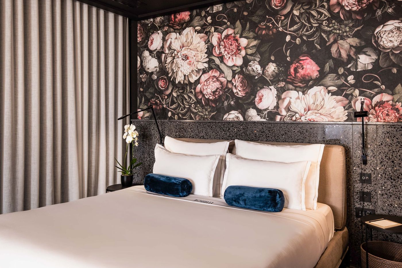 Rosselli-Ax-Privilege-Room-24