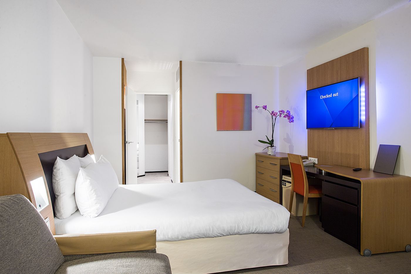 Novotel-Paris-Les-Halles-Room-6