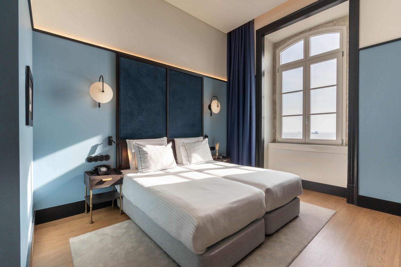 The-Editory-Riverside-Santa-Apolonia-Hotel-Room-18