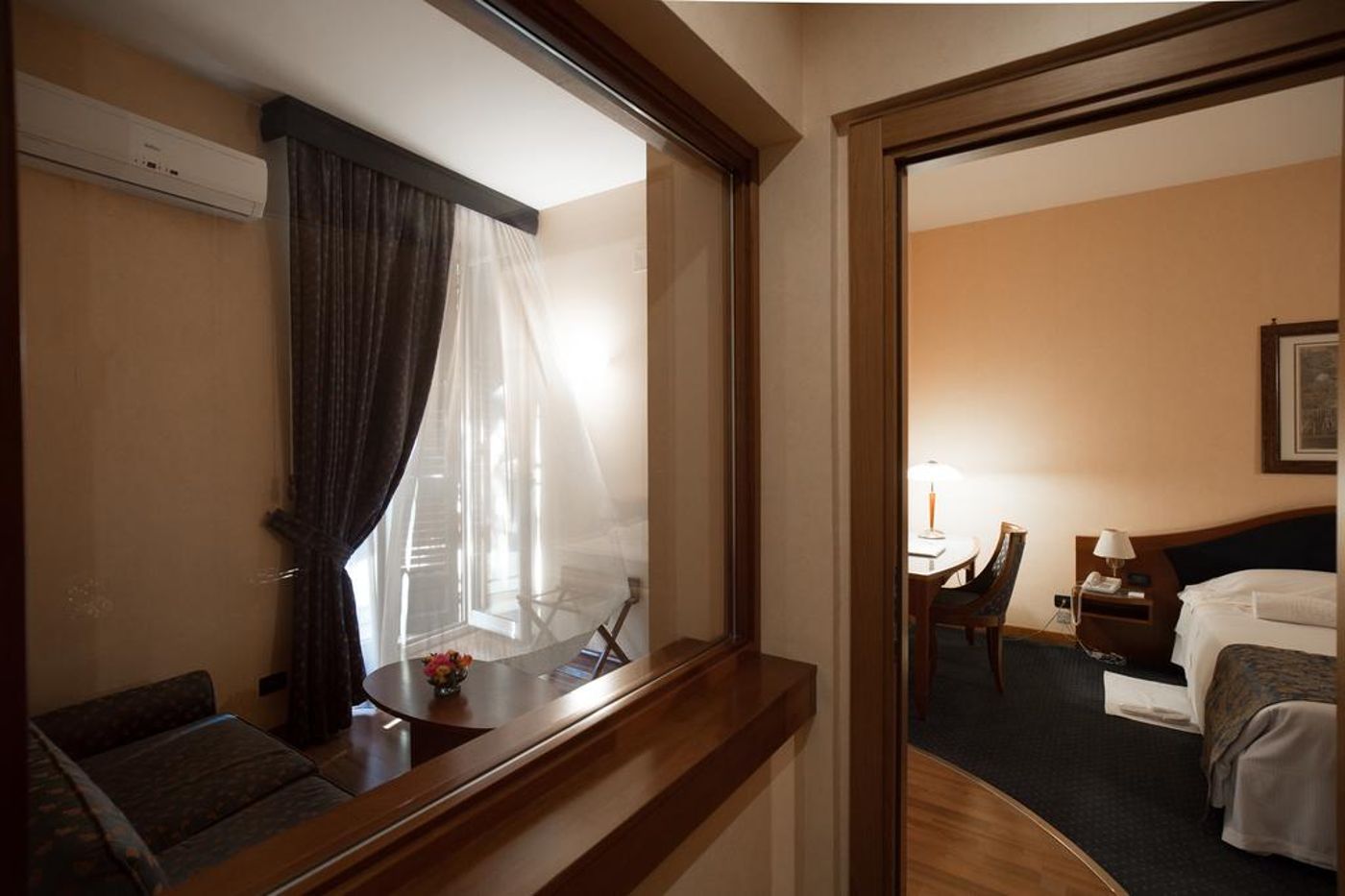 Massimo-Plaza-Room-14