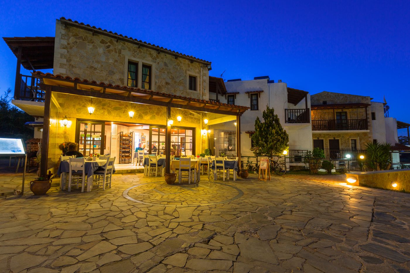 Ledra-Maleme-Restaurant-19