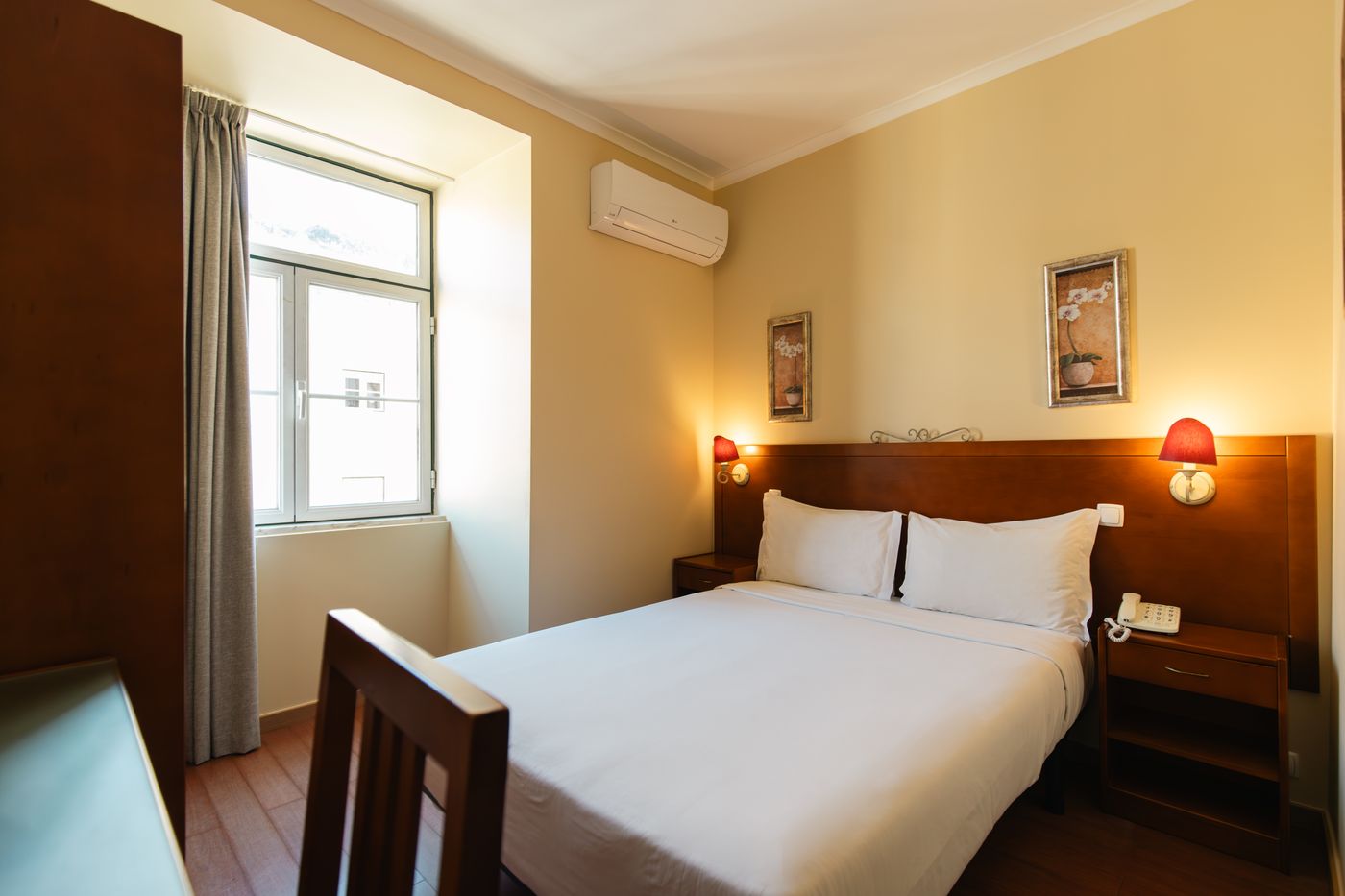 Residencial-Alcobia-Room-10