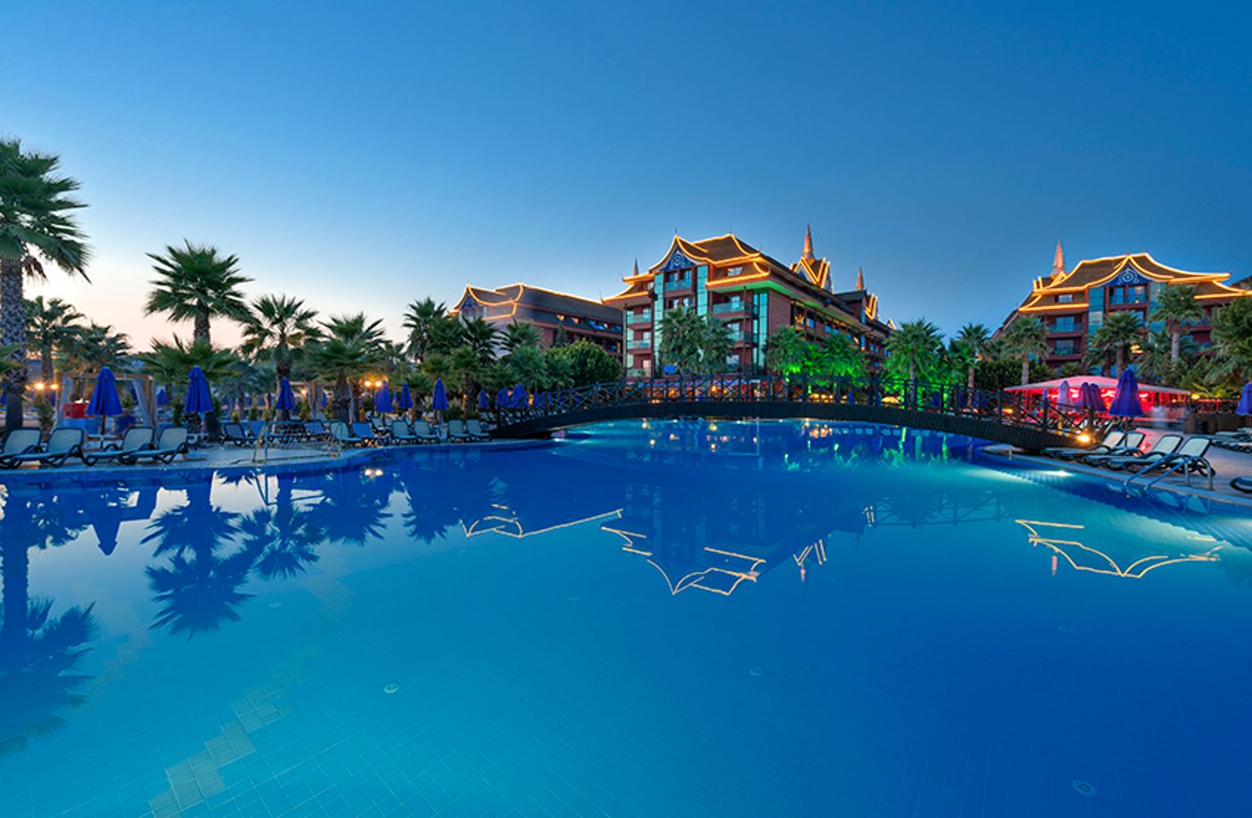 Siam-Elegance-Hotel---Spa-Pool-2