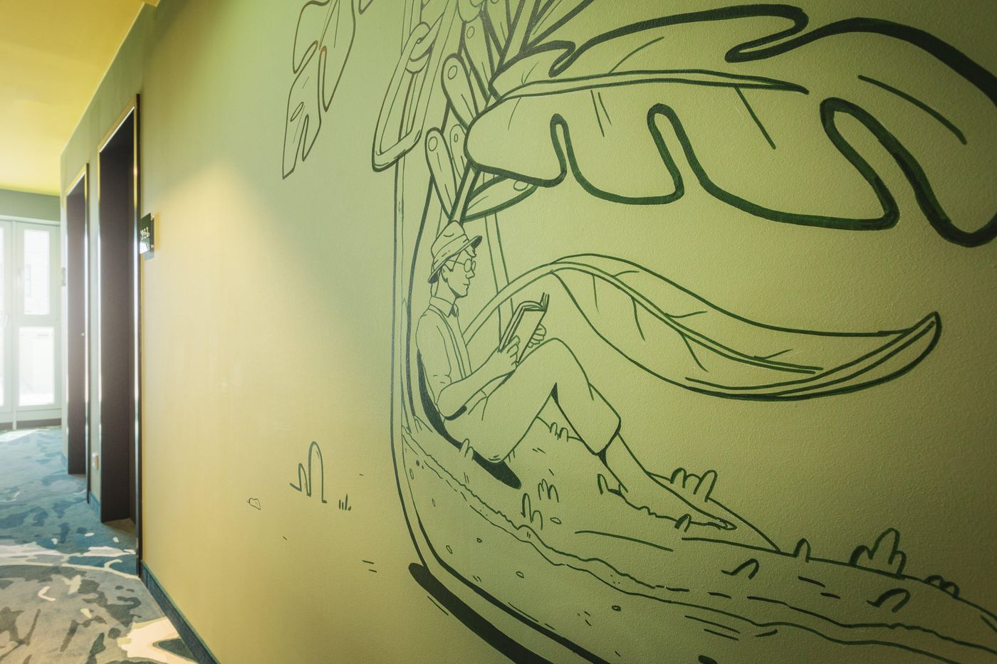 the-niu-Dwarf-Lobby-29