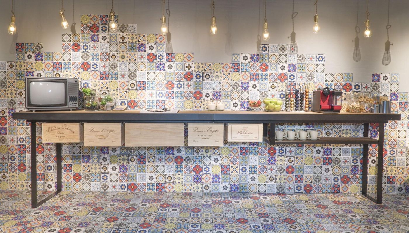 attitude-on-granville-Lobby-9