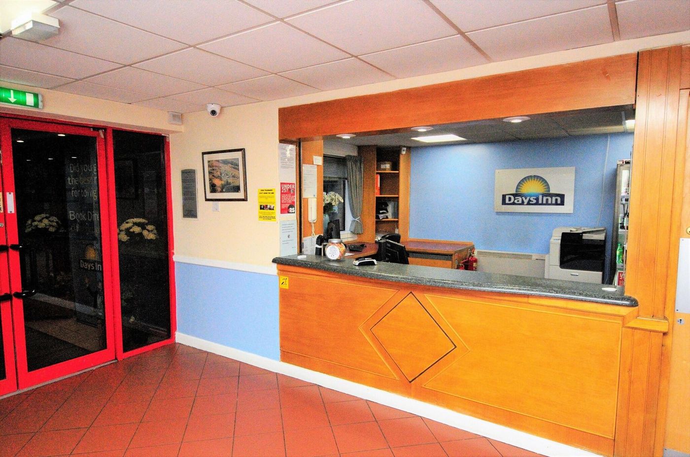 Days Inn by Wyndham Hamilton-United Kingdom-HAMILTON-Lobby-7