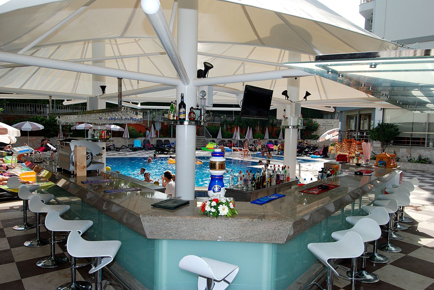 Grand-Okan-Hotel-Bar-8