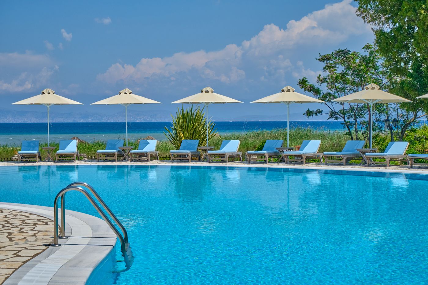 Chrismos-Luxury-Suites---Studios-Pool-5