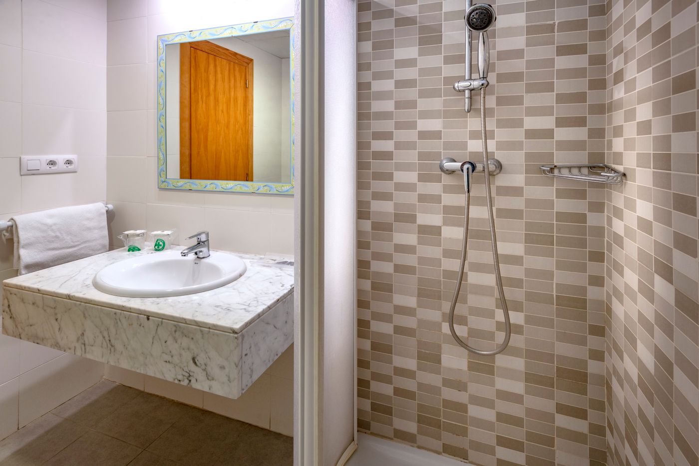 4R-Meridia-Mar-Room-29