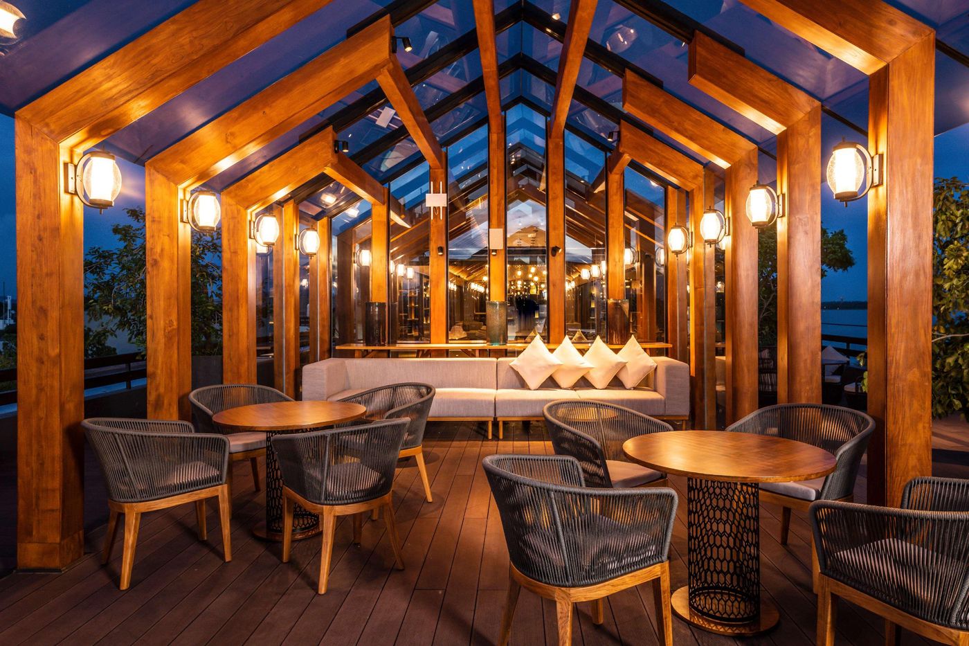 DoubleTree-by-Hilton-Weerawila-Rajawarna-Resort-Restaurant-15