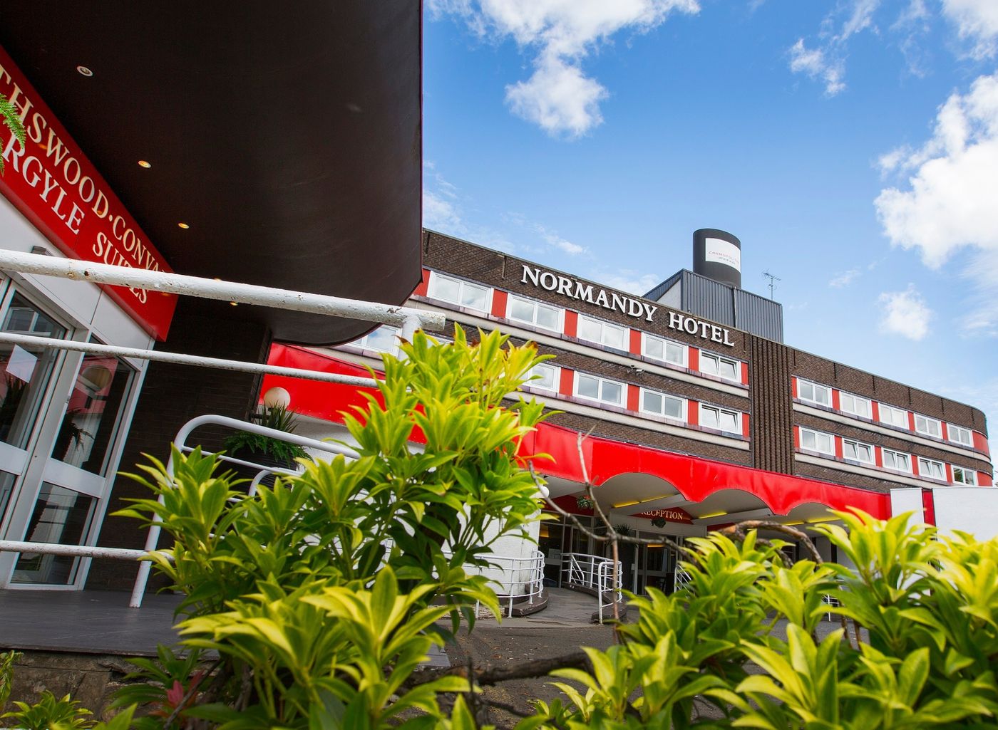 Normandy-United Kingdom-RENFREW-General view-5