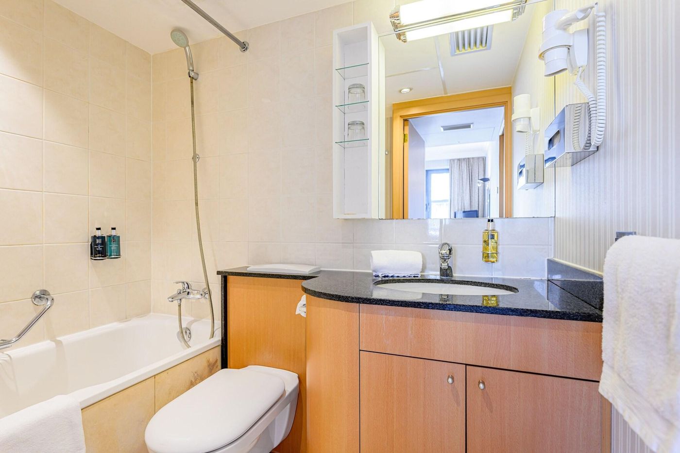 B-Aparthotel-Ambiorix-Room-25