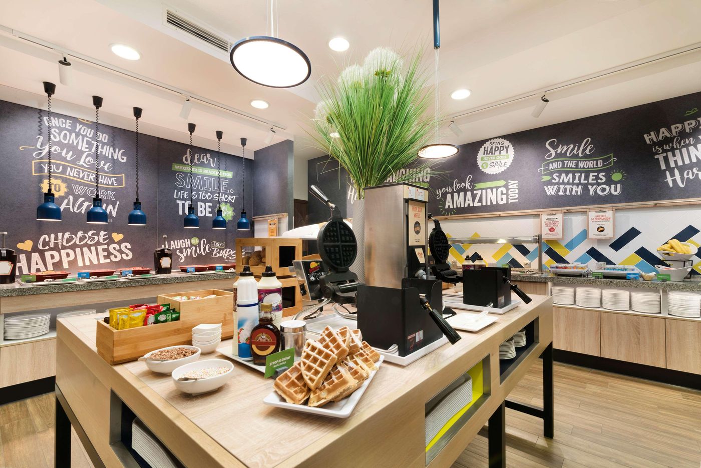 Hampton-By-Hilton-Krakow-Restaurant-11