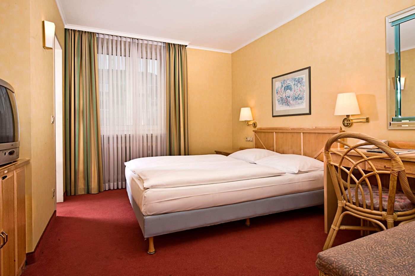 TRYP-by-Wyndham-Koeln-City-Centre-Room-6