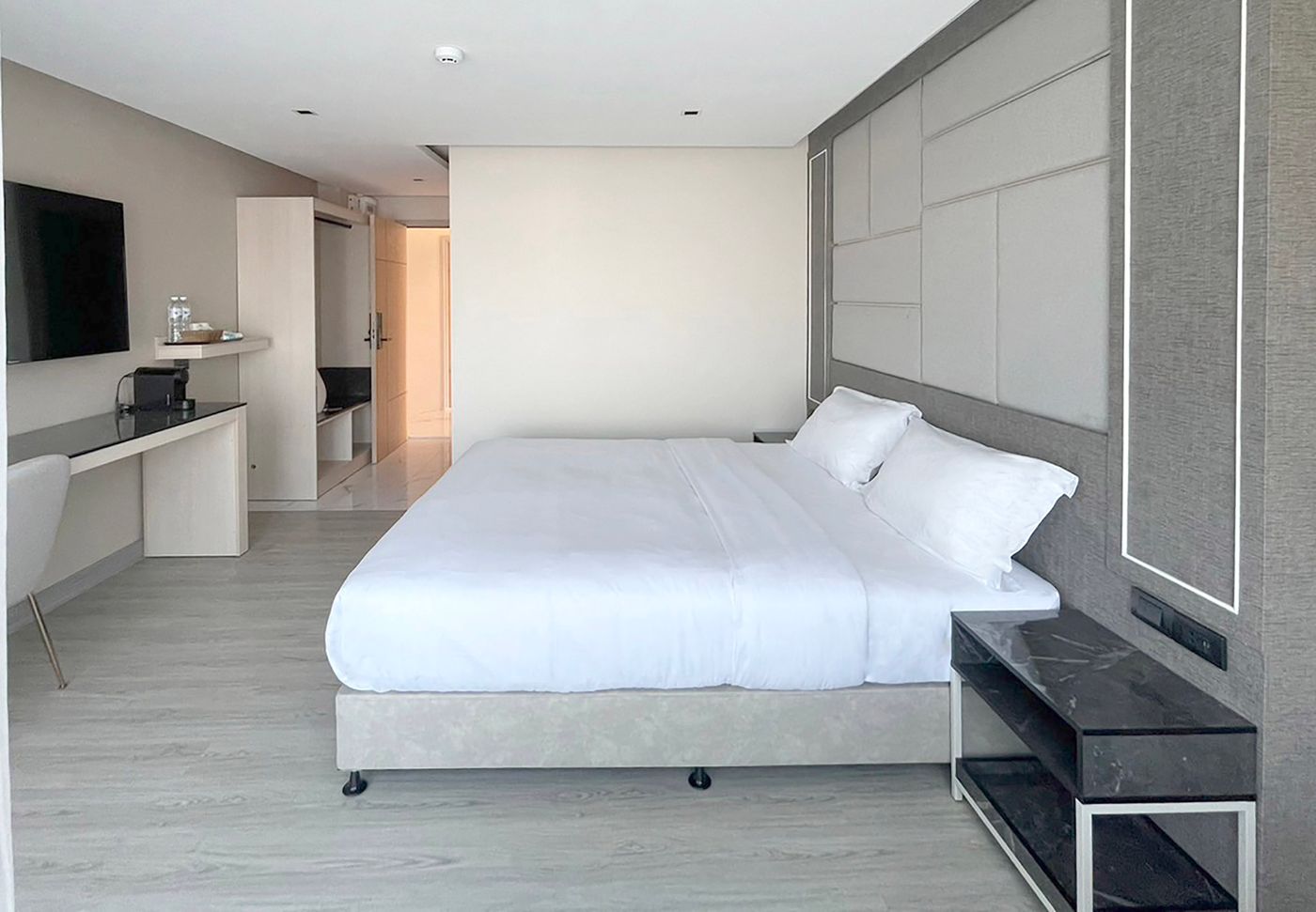 The-9-Residence-Hotel-Room-8