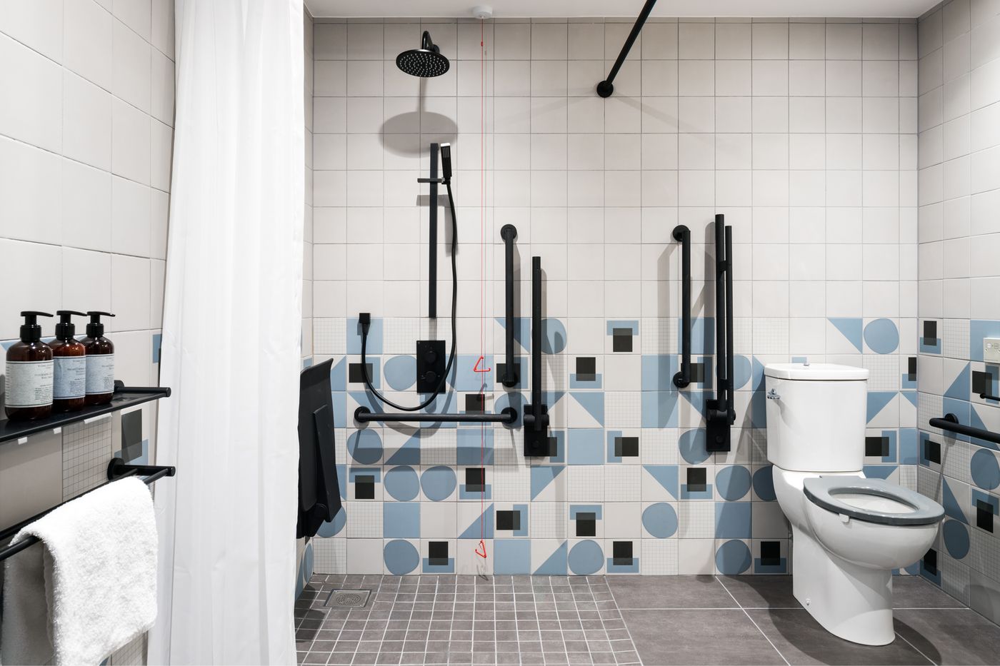 Zanzibar-Locke--Ha-Penny-Bridge-Room-25