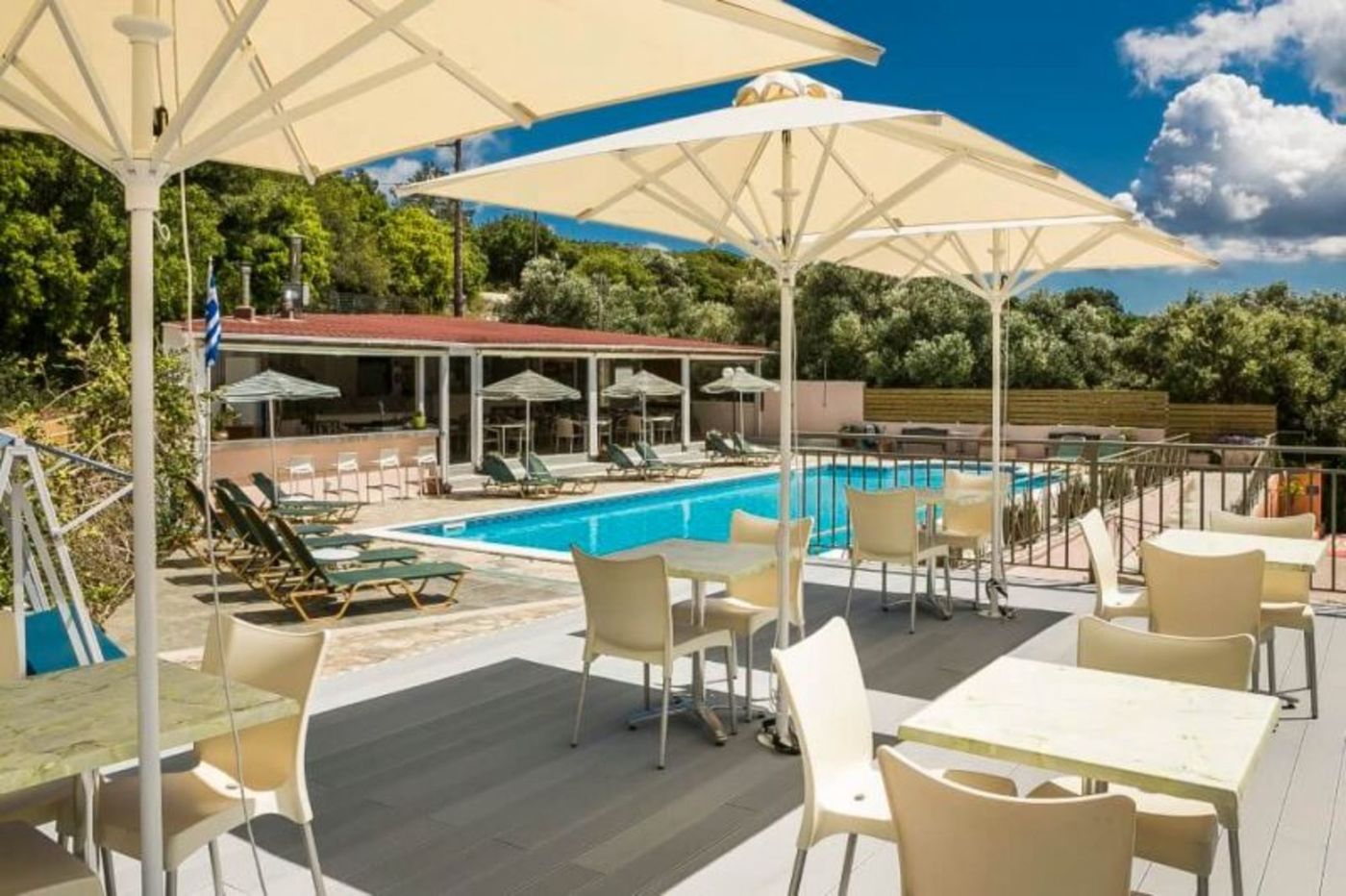 Panorama-Fanari-Studios---Apartments-Pool-5