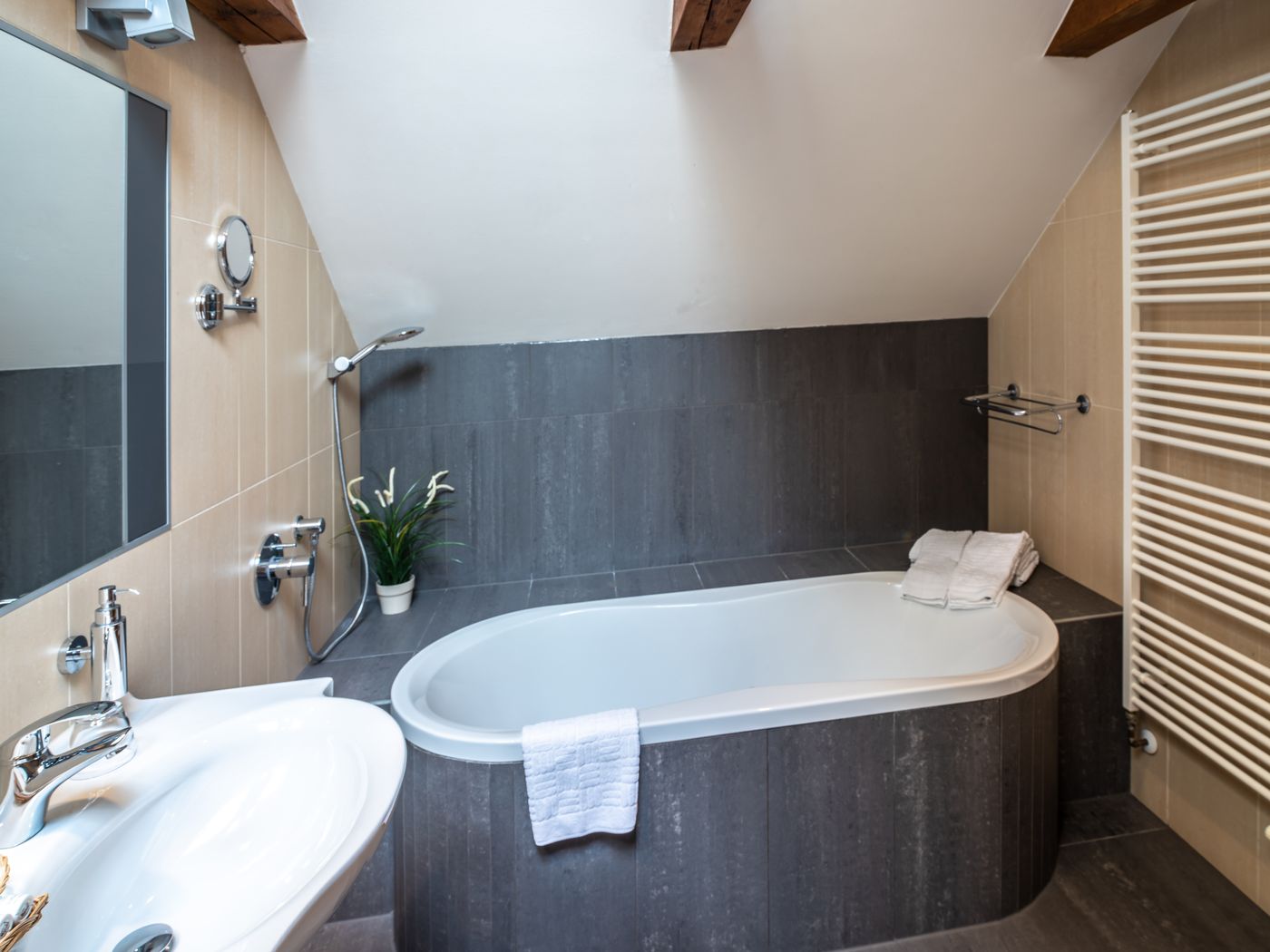 EA-Hotel-Embassy-Prague-Room-45