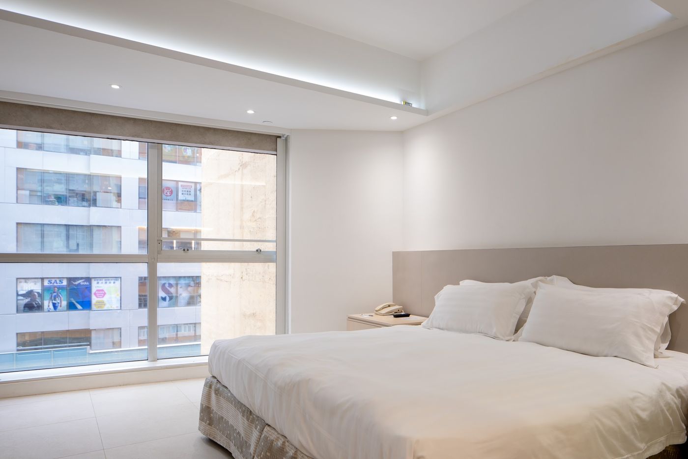 Wifi-Boutique-Room-12