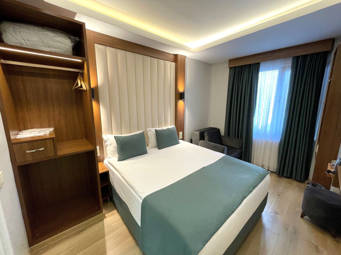 Hotel-Black-Tulip-Room-36