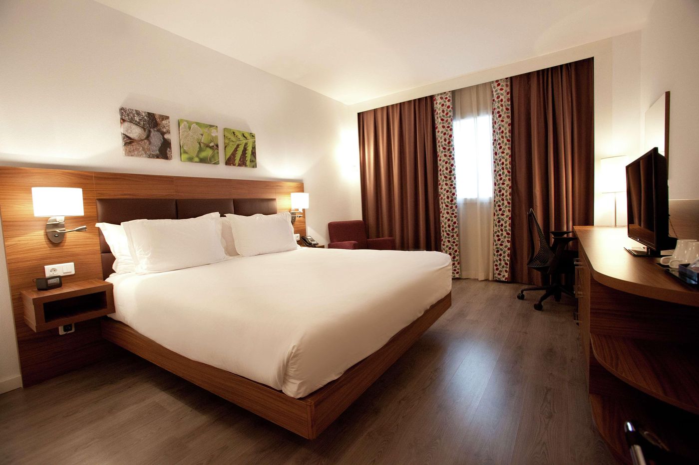 Hilton-Garden-Inn-Malaga-Room-7