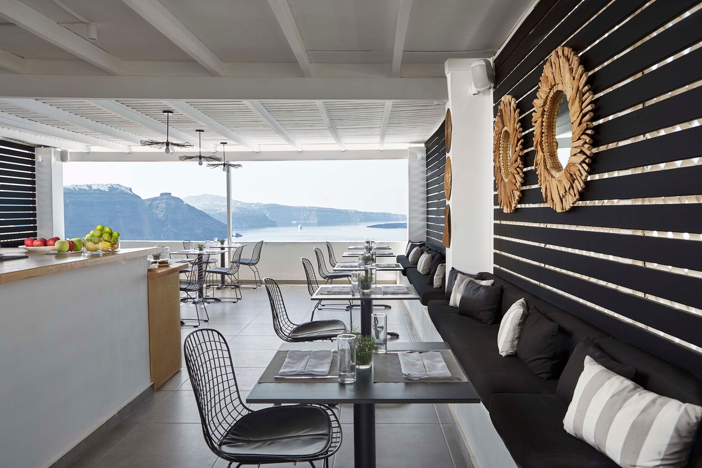 Mr-and-Mrs-White-Oia-Santorini-Restaurant-27