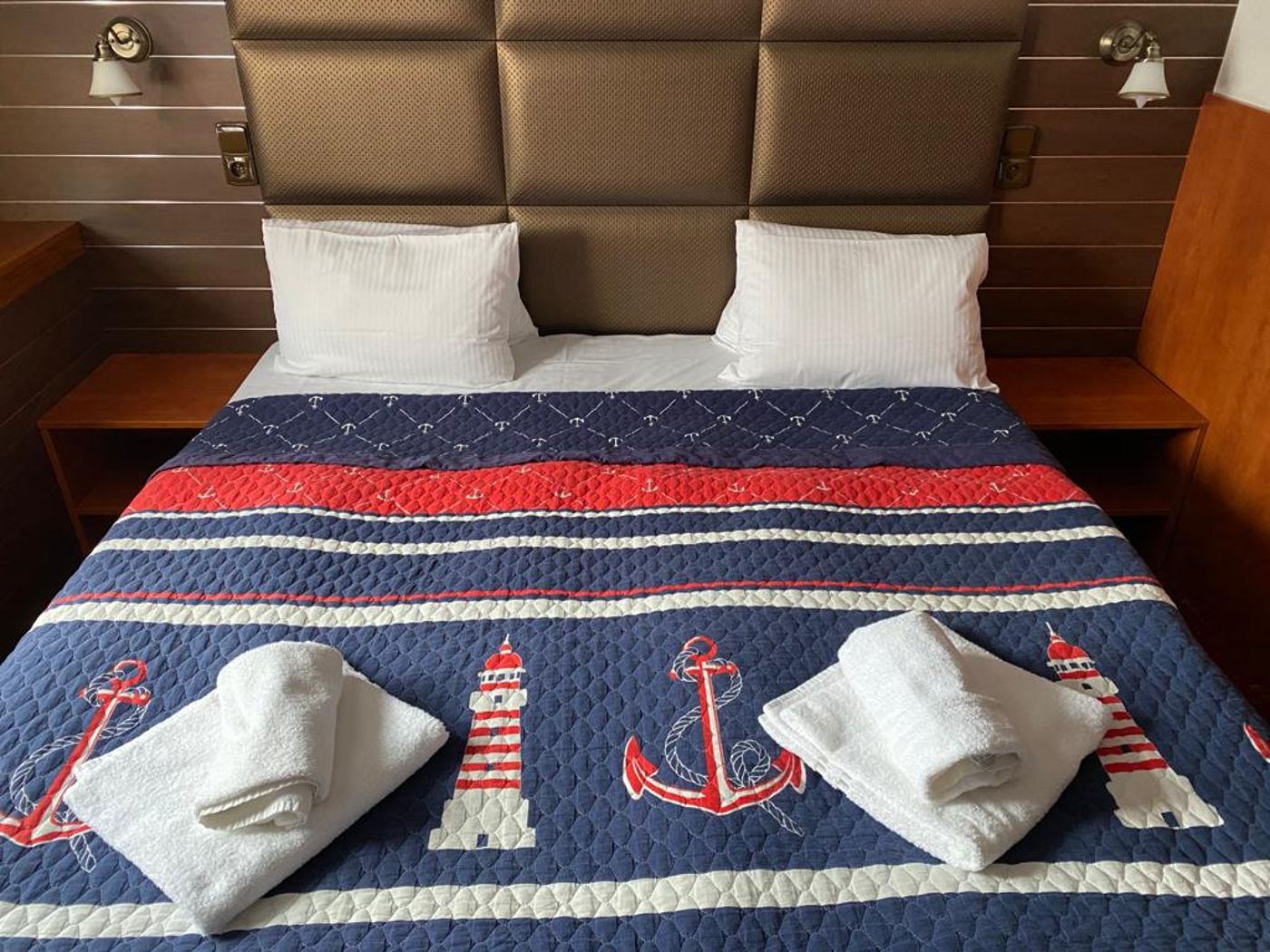 Botel-Albatros-Room-11