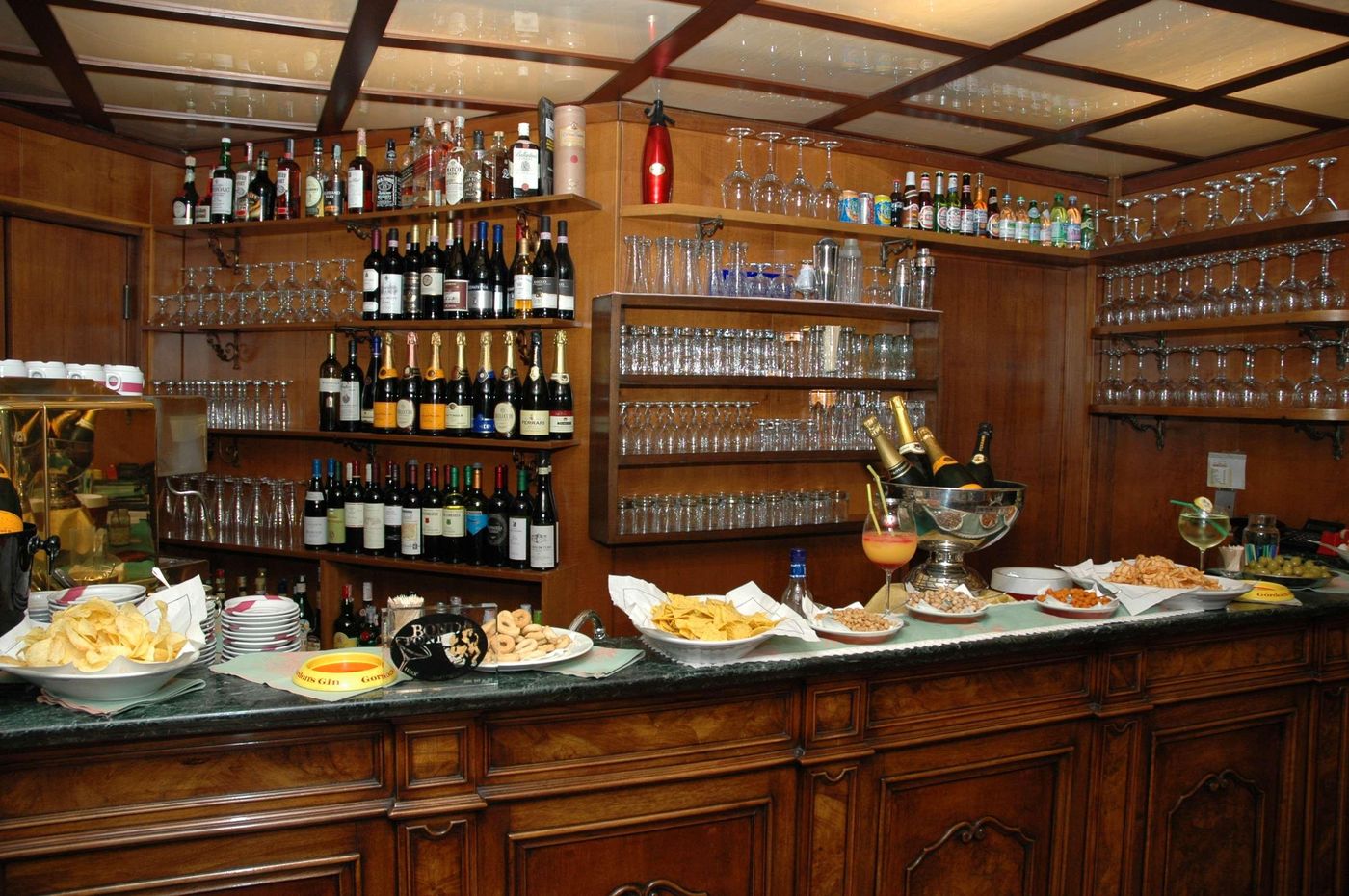 Admiral-Hotel-Bar-64