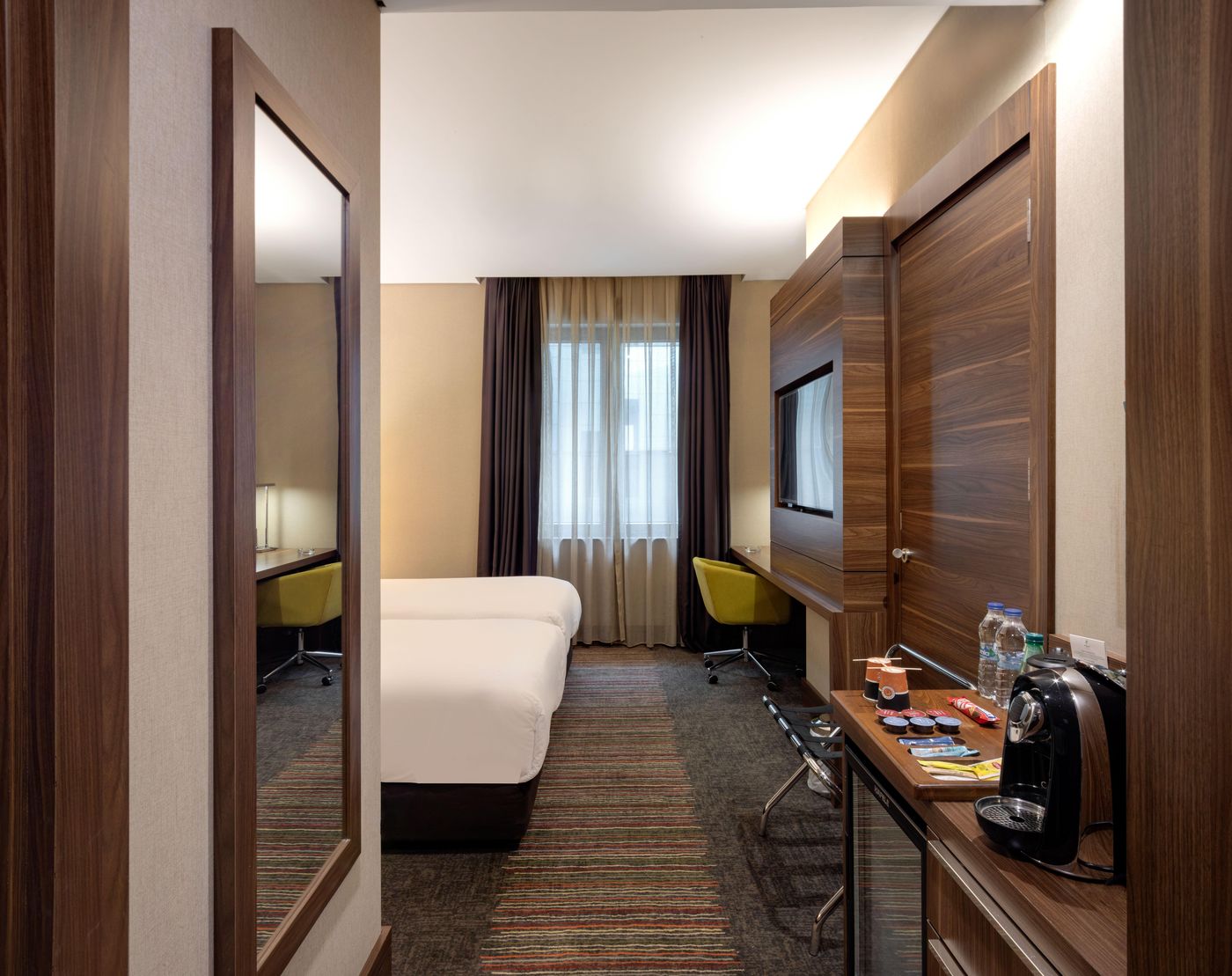 Holiday-Inn-Istanbul-Kadikoy-Room-25