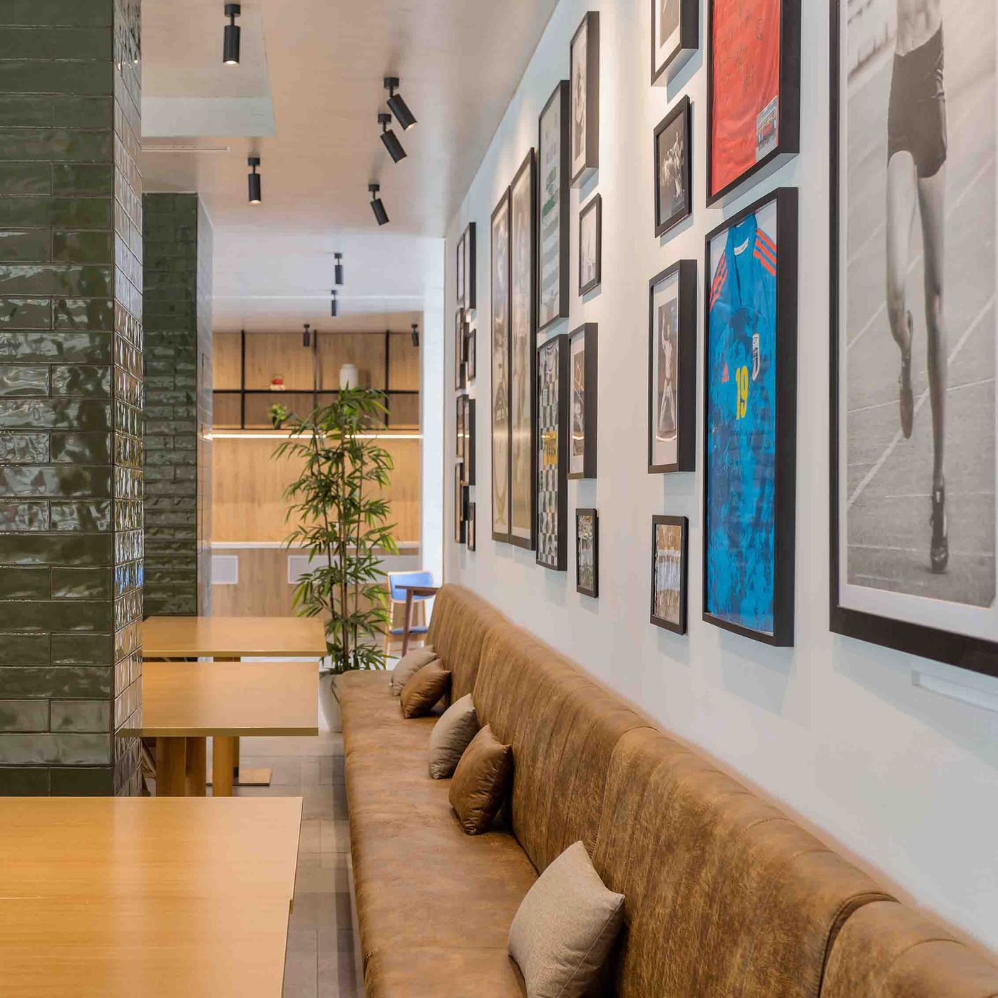 AP-Victoria-Sports---Beach-Lobby-46