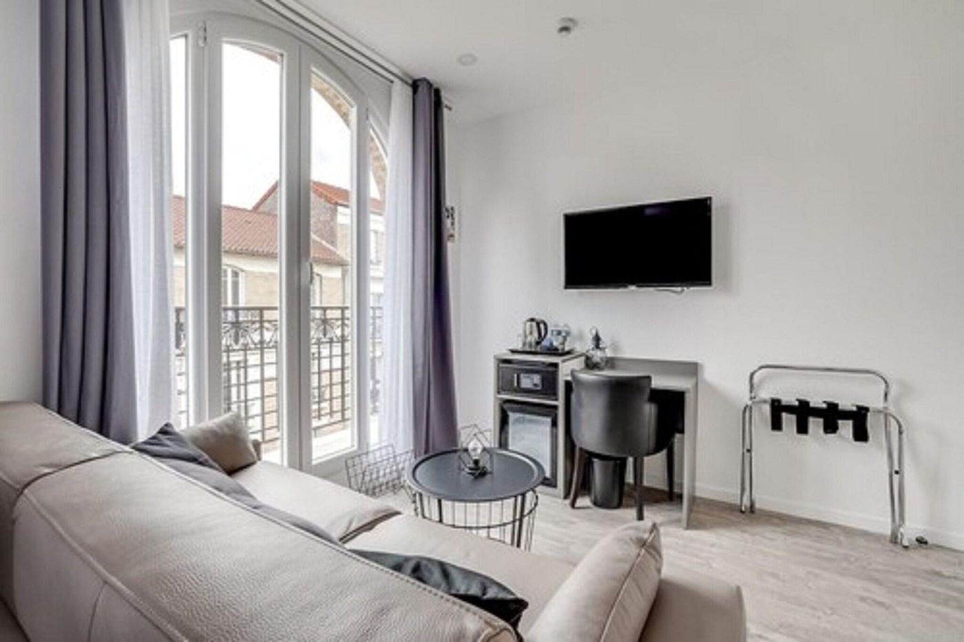 Paris-Hotel-Clichy-Room-18