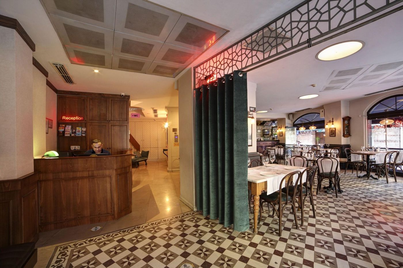 Faros-Old-City-Hotel-Lobby-14