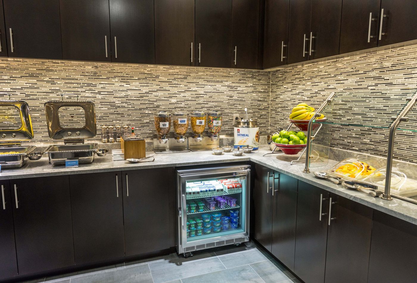 Fairfield-Inn---Suites-Boston-Cambridge-Restaurant-27