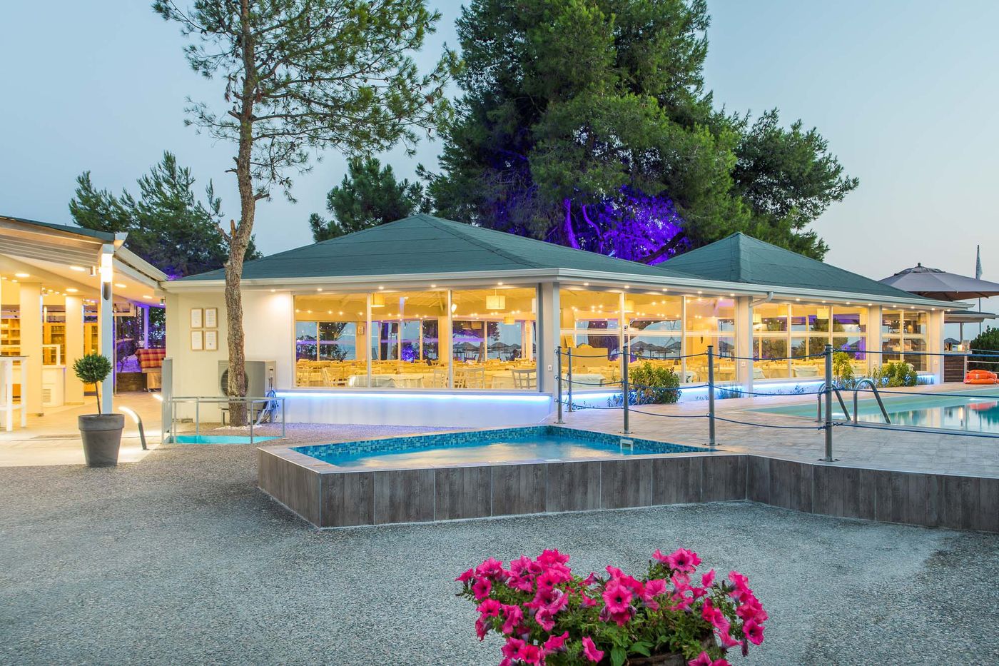 Coral-Blue-Beach-Pool-6