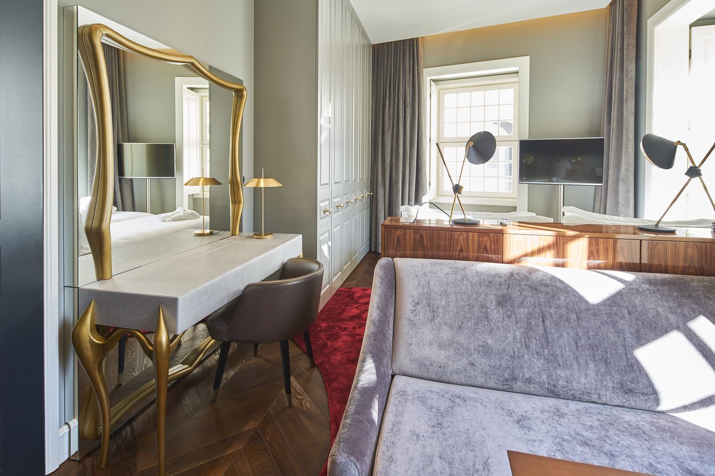 O-Artista-Suites-By-Europe-Room-8