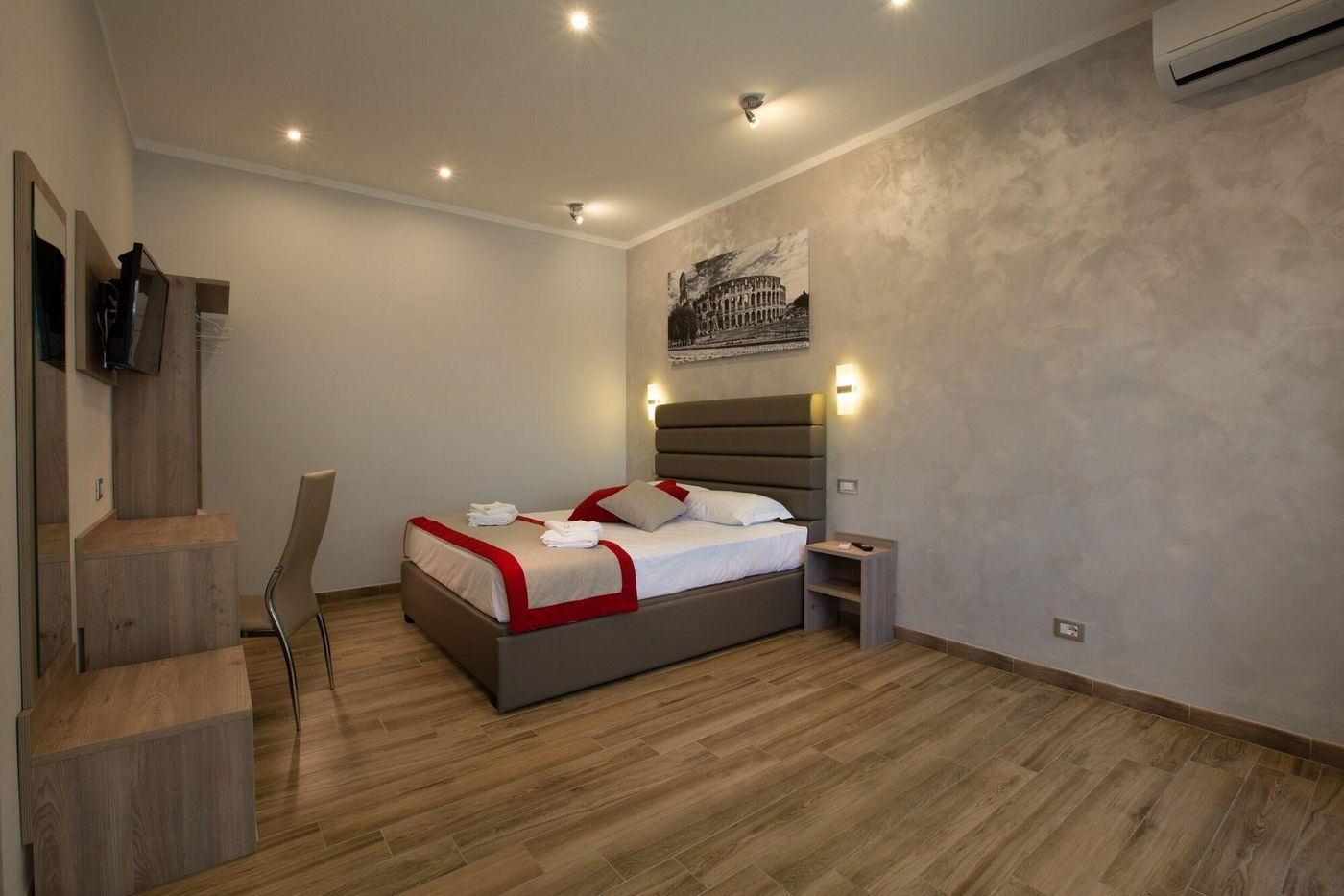 Vatican-City-Relais-Room-28