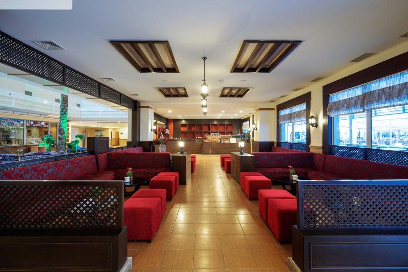 Crystal-Admiral-Resort-Bar-40