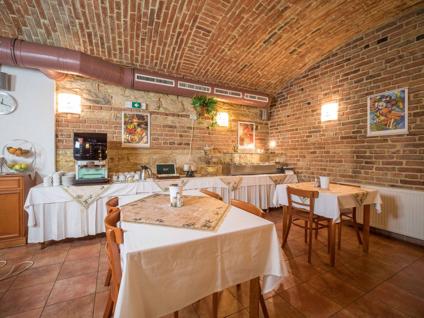 Alton-Prague-Restaurant-16