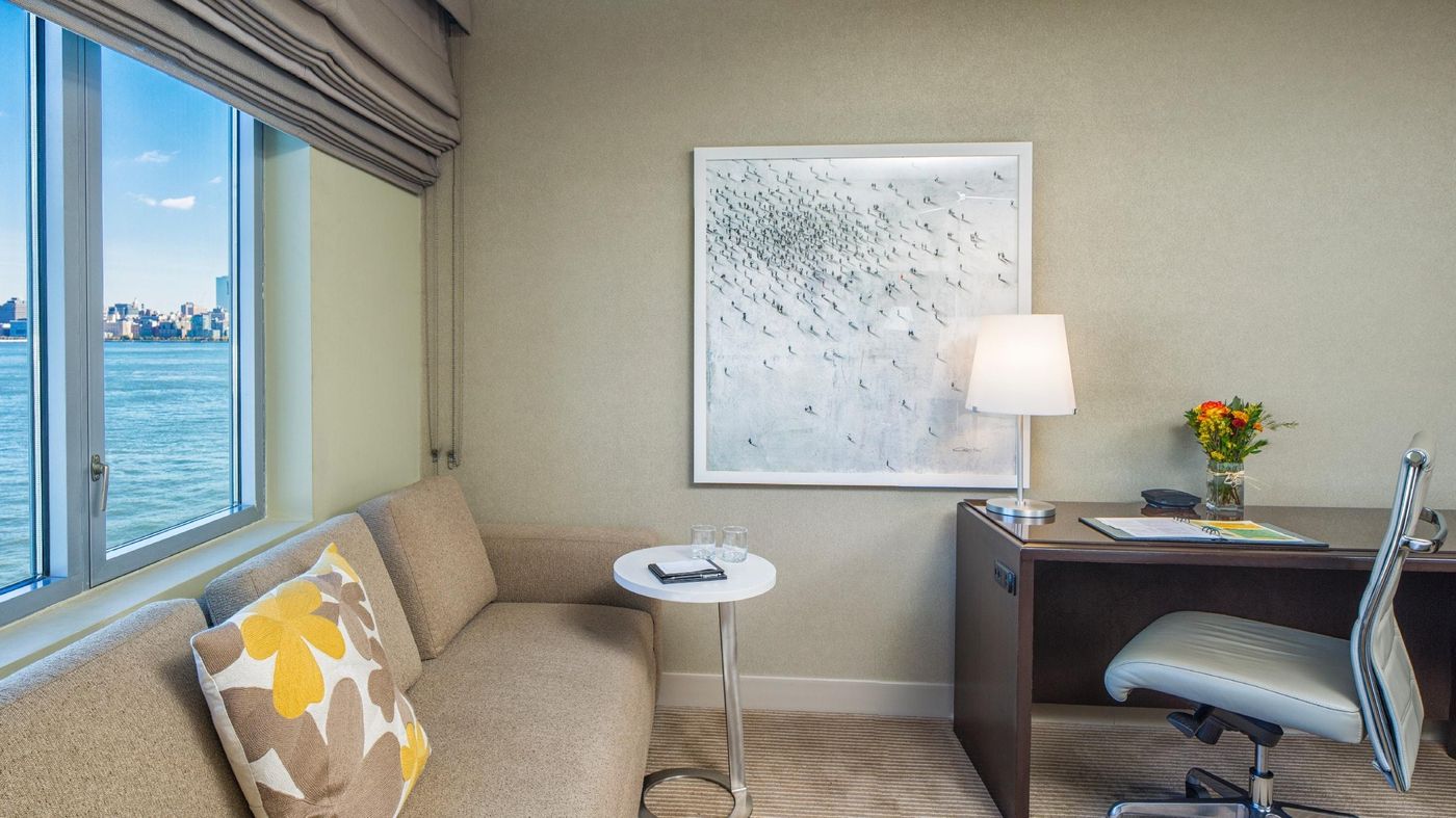 Hyatt-Regency-Jersey-City-on-the-Hudson-Room-23