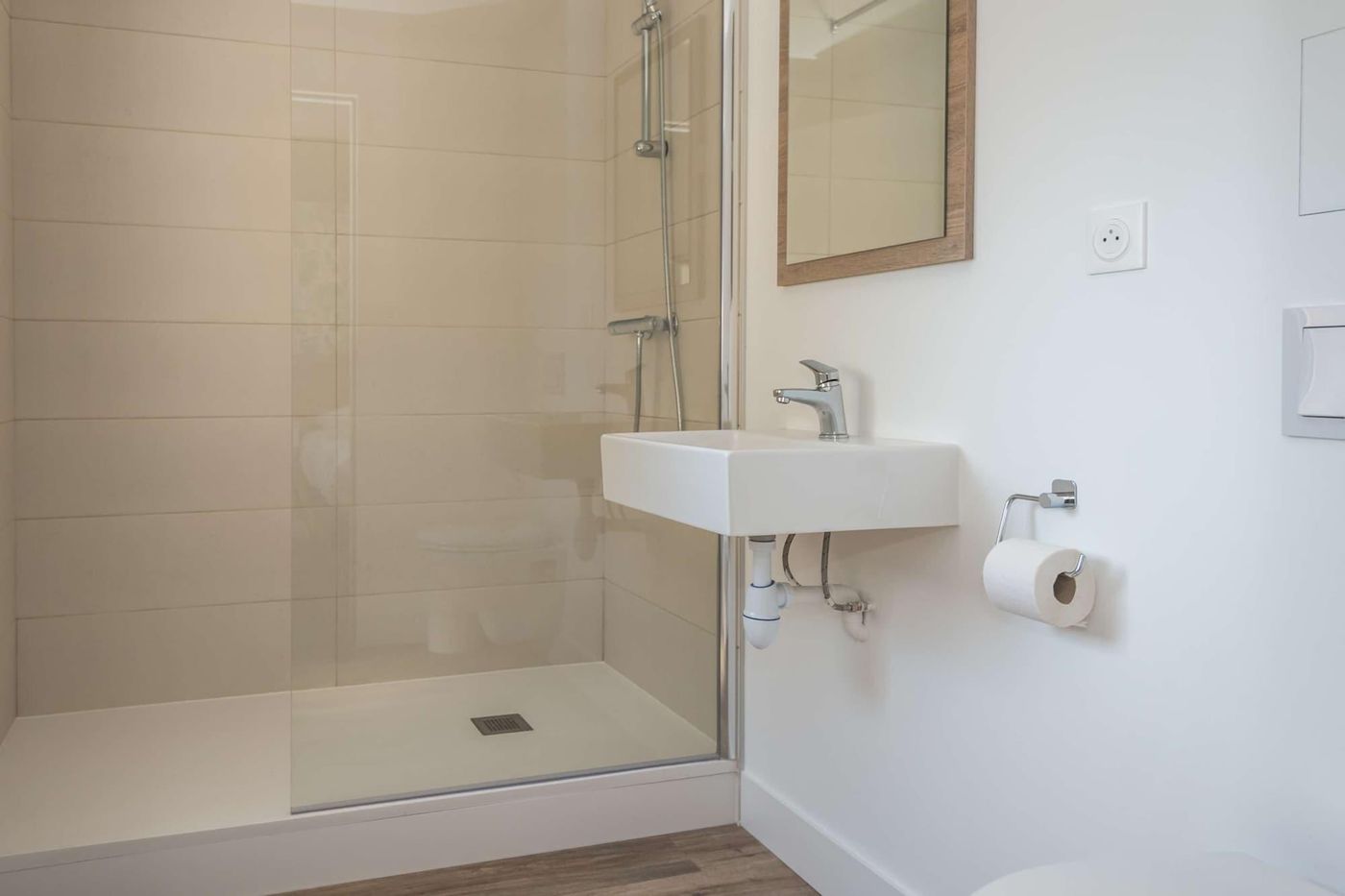 KYRIAD DIRECT TOULON OUEST - La Seyne sur Mer-France-La Seyne-sur-Mer-Room-4