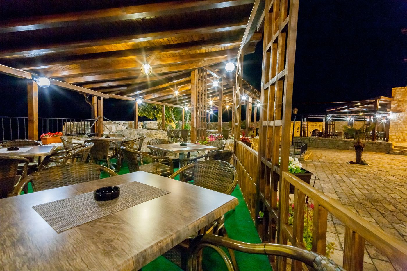 Kulla-e-Balshajve-Restaurant-15