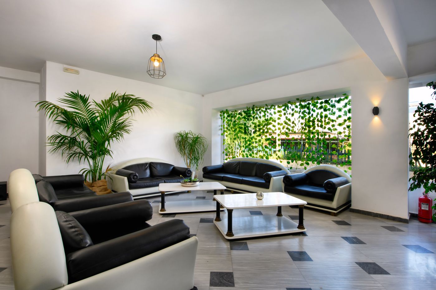 Aquarius-Beach-Hotel-Lobby-52